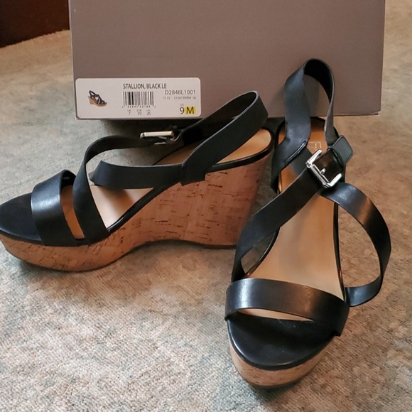 Franco Sarto wedge size 9 black sandals - Picture 1 of 5